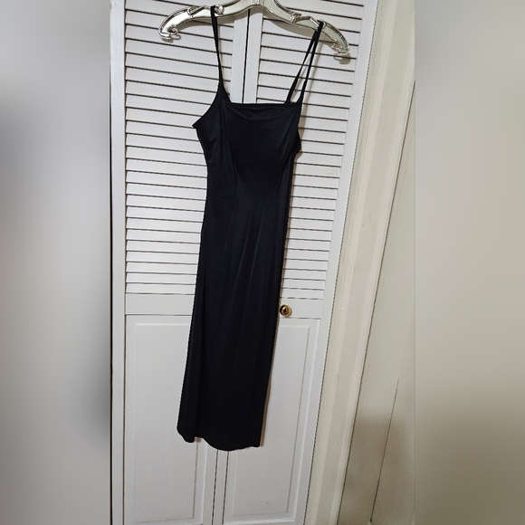 Full-length see-through high-collar lace dress with underdress - Picture 7 of 8